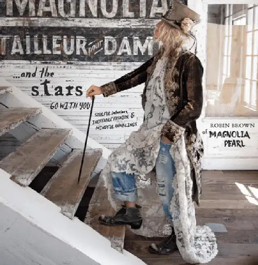 And the Stars Go with You: Soulful Interiors, Ineffable Fashion & Mindful Ramblings by Robin Brown
