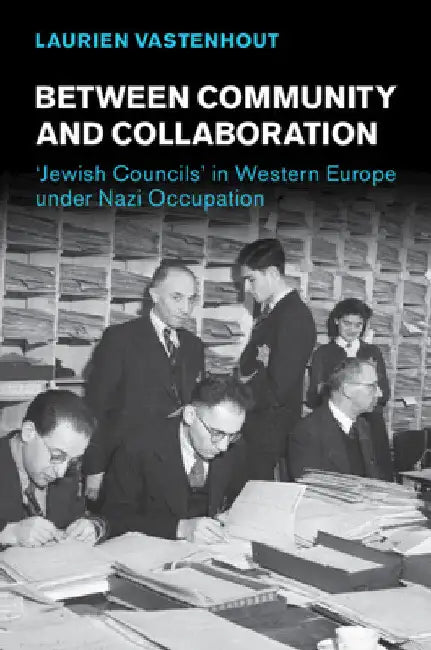Between Community and Collaboration by Laurien Vastenhout