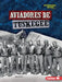 Aviadores de Tuskegee (Tuskegee Airmen) by Matt Doeden
