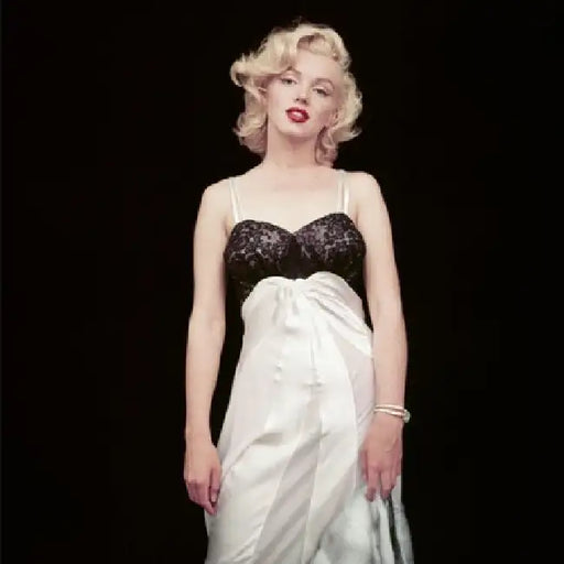 The Essential Marilyn Monroe (Reduced Size): Milton H. Greene: 50 Sessions by Joshua Greene