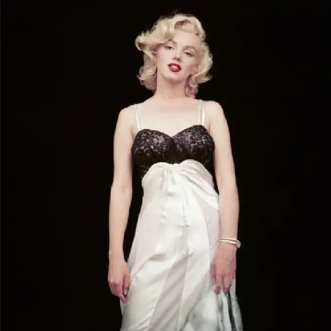 The Essential Marilyn Monroe (Reduced Size): Milton H. Greene: 50 Sessions by Joshua Greene