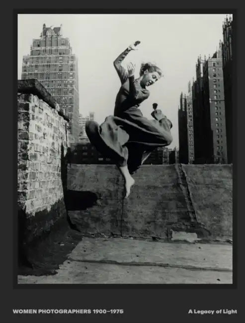 Women Photographers 1900-1975: A Legacy of Light by Helen Ennis, Amanda Maddox, Abigail Solomon-Godeau