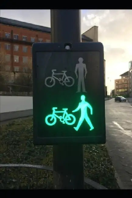 Cycle Commuting - a Beginner's Guide by Peter Adcock