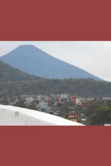 B'ajlom ii Nkotz'i'j Publications' K'iche' Maya Phrasebook: Ideal for Traveling throughout Guatemala, Central America by Sandra Chigüela
